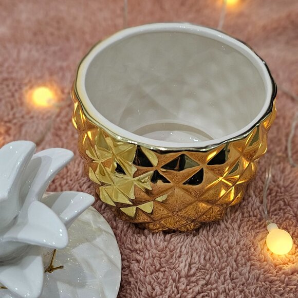 Gold & White Pineapple Décor – Hazel & Co. - Picture 3 of 3